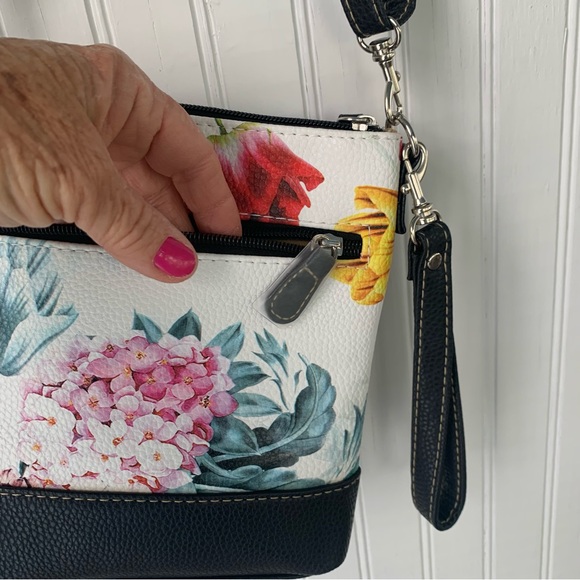 Stone & Co. Floral Crossbody Bag (NWOT) - Picture 6 of 8